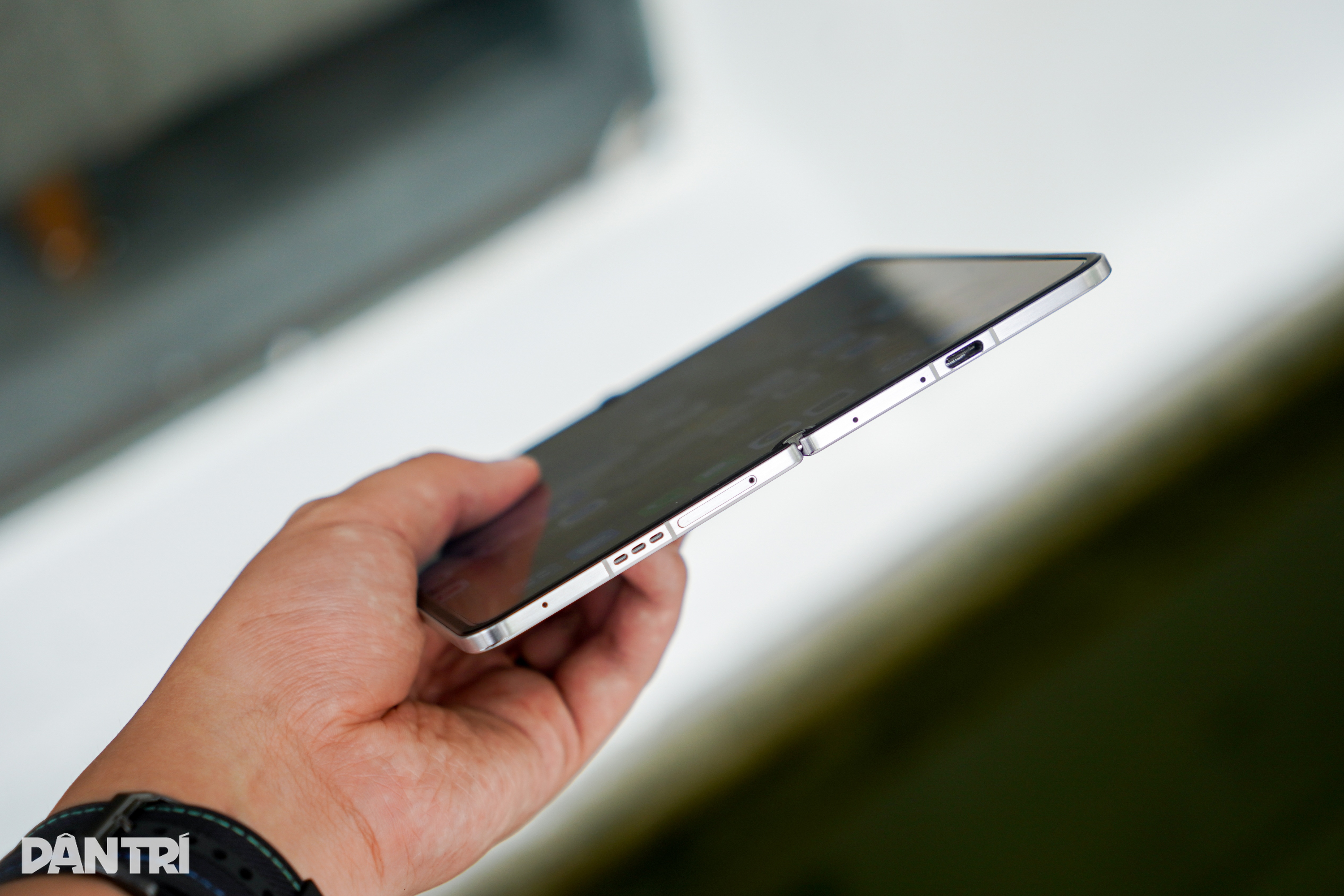 View - OPPO Find N5: Thiết bị tái định nghĩa điện thoại màn hình gập | Báo Dân trí