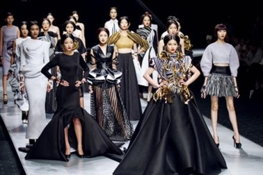 Phản hồi vụ việc cấm diễn thời trang: Người mẫu không đáp ứng tiêu chí!?