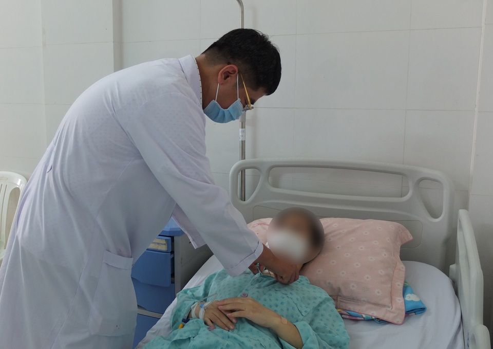 Ngăn chặn ung thư tuyến giáp bằng nội soi qua ngã nách, quầng vú - 2 Ngăn chặn ung thư tuyến giáp bằng nội soi qua ngã nách, quầng vú - 2
