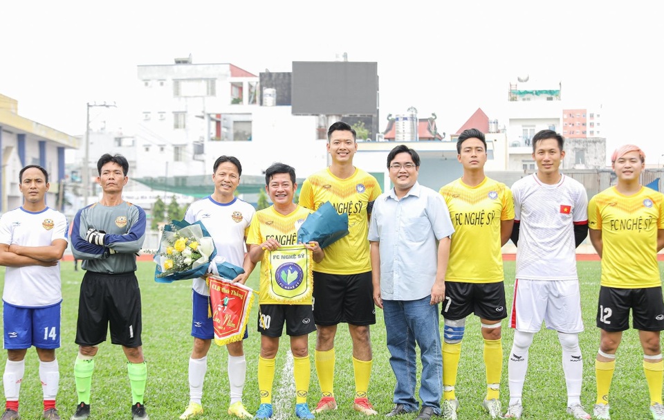 FC Nghệ Sỹ hào hứng ra quân đầu năm - 6 FC Nghệ Sỹ hào hứng ra quân đầu năm - 6