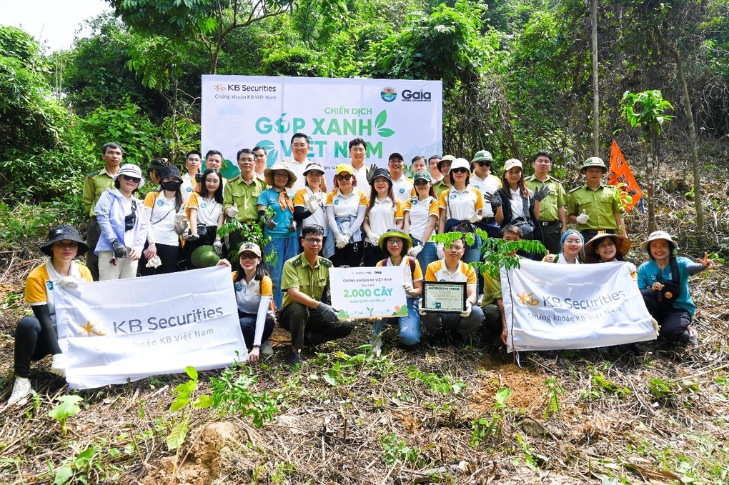 Chứng khoán KB Việt Nam liên tiếp được vinh danh tại các giải thưởng lớn - 3 Chứng khoán KB Việt Nam liên tiếp được vinh danh tại các giải thưởng lớn - 3