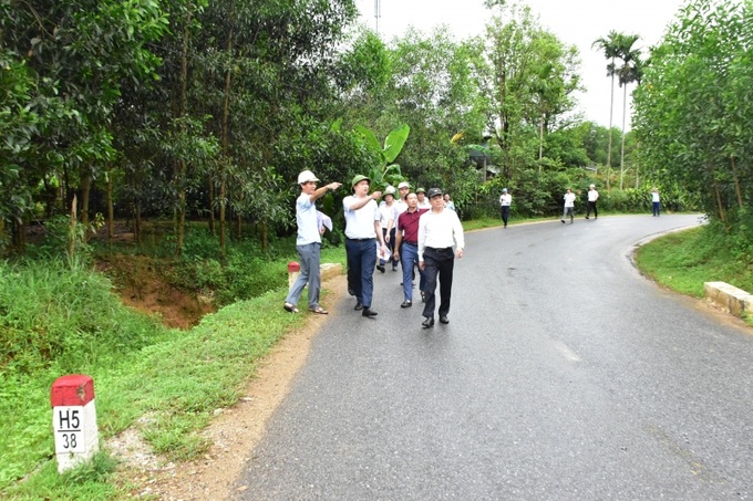 Đoàn công tác Tổng cục Đượng bộ Việt Nam - Bộ GTVT kiểm tra thực tế tuyến đường