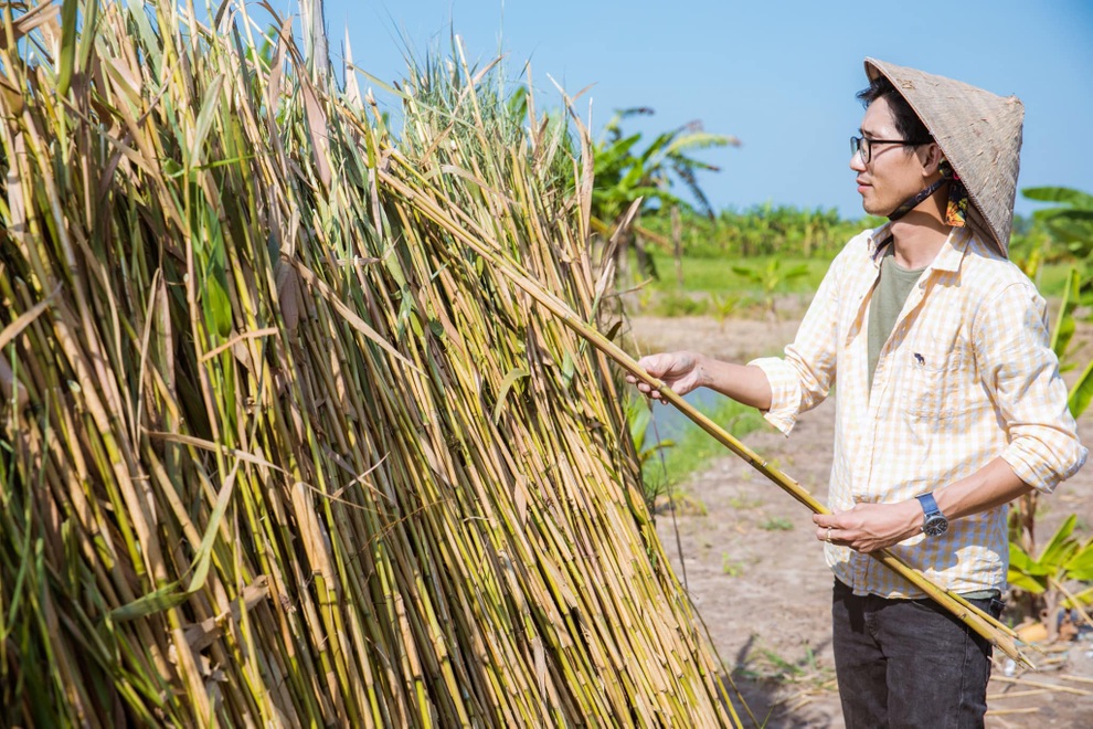 Hướng dẫn viên du lịch về quê làm ống hút từ… cỏ, xuất sang trời Âu - 1 Hướng dẫn viên du lịch về quê làm ống hút từ… cỏ, xuất sang trời Âu - 1
