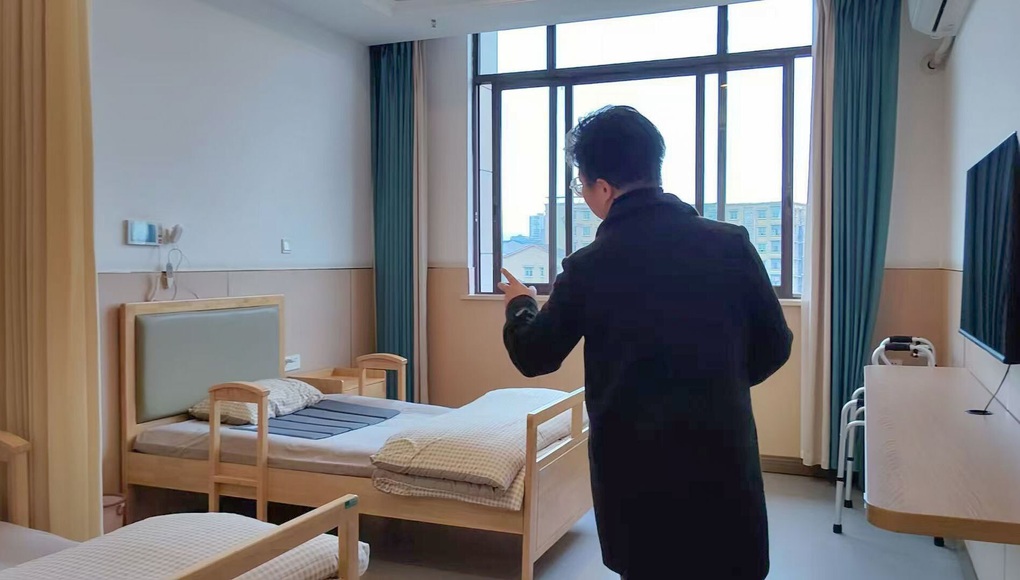 Người trẻ kiếm gần 400.000 đồng/lần làm môi giới viện dưỡng lão - 3