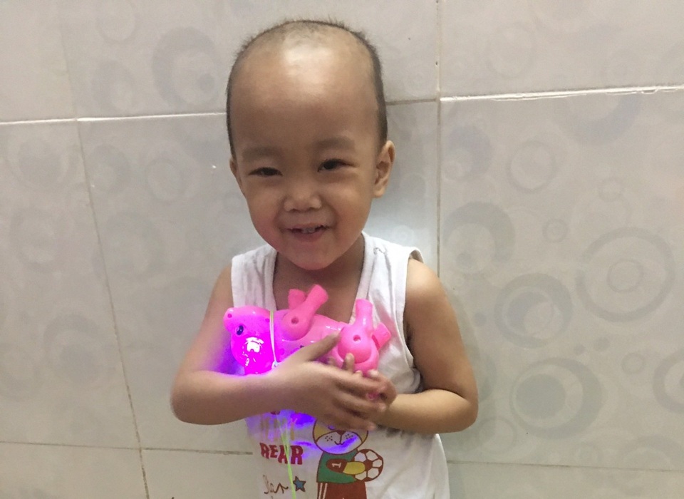 Bạn đọc Dân trí giúp đỡ cậu bé bị bệnh bạch cầu hơn 282 triệu đồng - 1 Bạn đọc Dân trí giúp đỡ cậu bé bị bệnh bạch cầu hơn 282 triệu đồng - 1