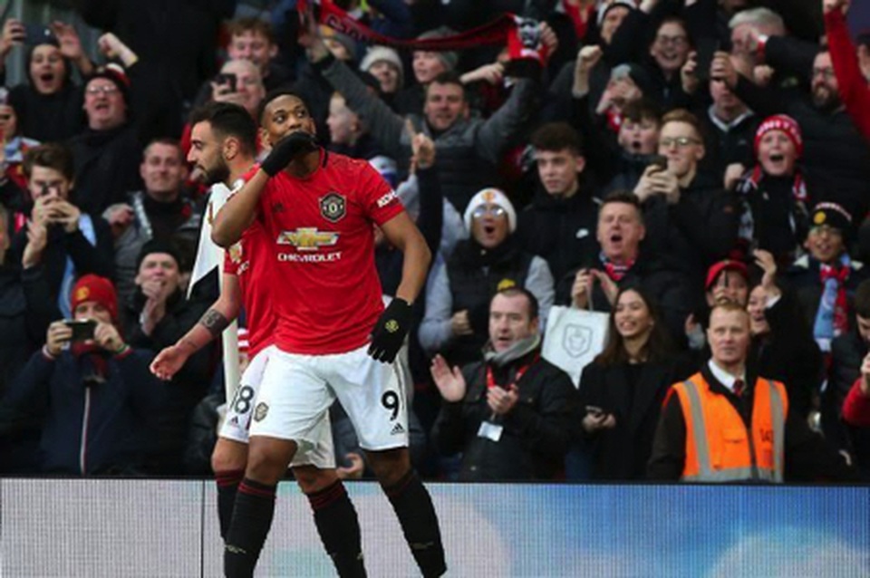 Chiêm ngưỡng vẻ đẹp của bà xã ngôi sao Man Utd - 2