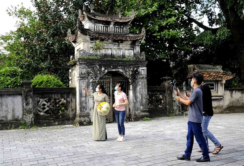 Khám phá du lịch Ninh Bình giữa bão dịch bằng tour trên facebook - 2 Khám phá du lịch Ninh Bình giữa bão dịch bằng tour trên facebook - 2