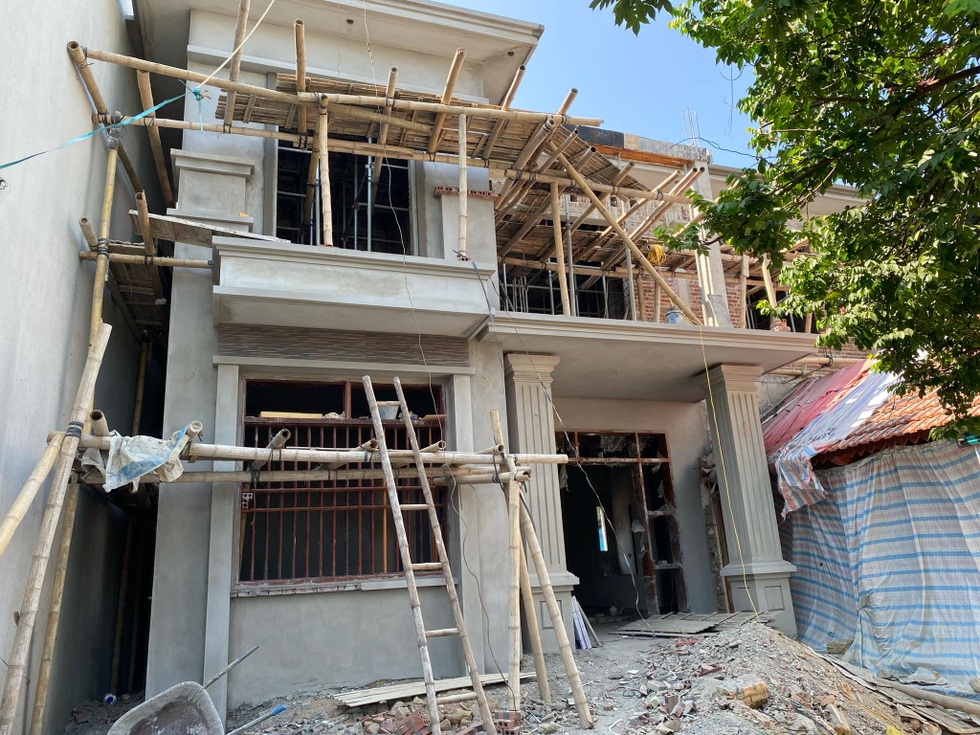 Nhà ở Hà Nội đắt đỏ, nhiều cặp vợ chồng nghỉ hưu sớm về quê xây nhà vườn - 3 Nhà ở Hà Nội đắt đỏ, nhiều cặp vợ chồng nghỉ hưu sớm về quê xây nhà vườn - 3