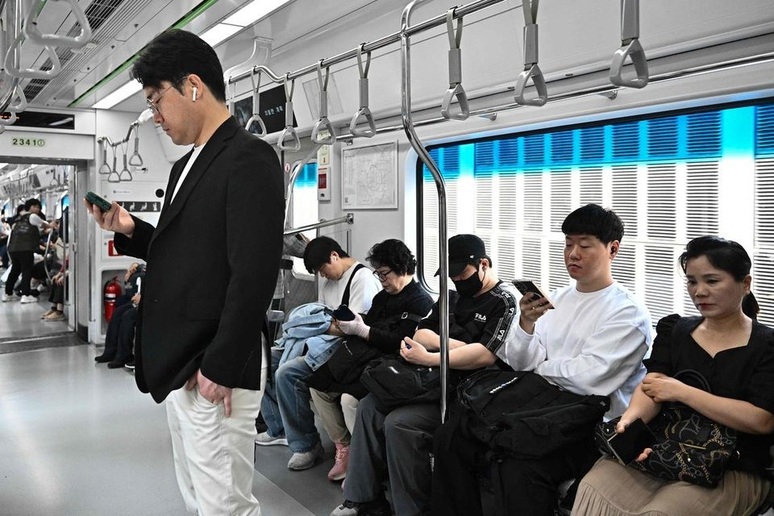 Hàn Quốc: Số cử nhân thất nghiệp vượt số người chỉ học hết cấp II