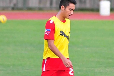 Tập luyện hăng máu, cầu thủ Philippines bị…gãy răng