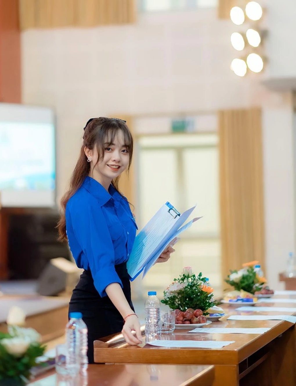 Nữ thủ lĩnh sinh viên xinh đẹp cùng bảng thành tích vàng - 2 Nữ thủ lĩnh sinh viên xinh đẹp cùng bảng thành tích vàng - 2