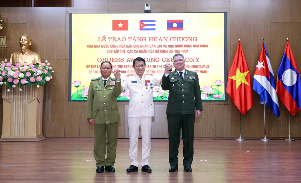 Lực lượng công an Việt Nam - Lào - Cuba phát huy quan hệ hữu nghị vĩ đại - 3 Lực lượng công an Việt Nam - Lào - Cuba phát huy quan hệ hữu nghị vĩ đại - 3