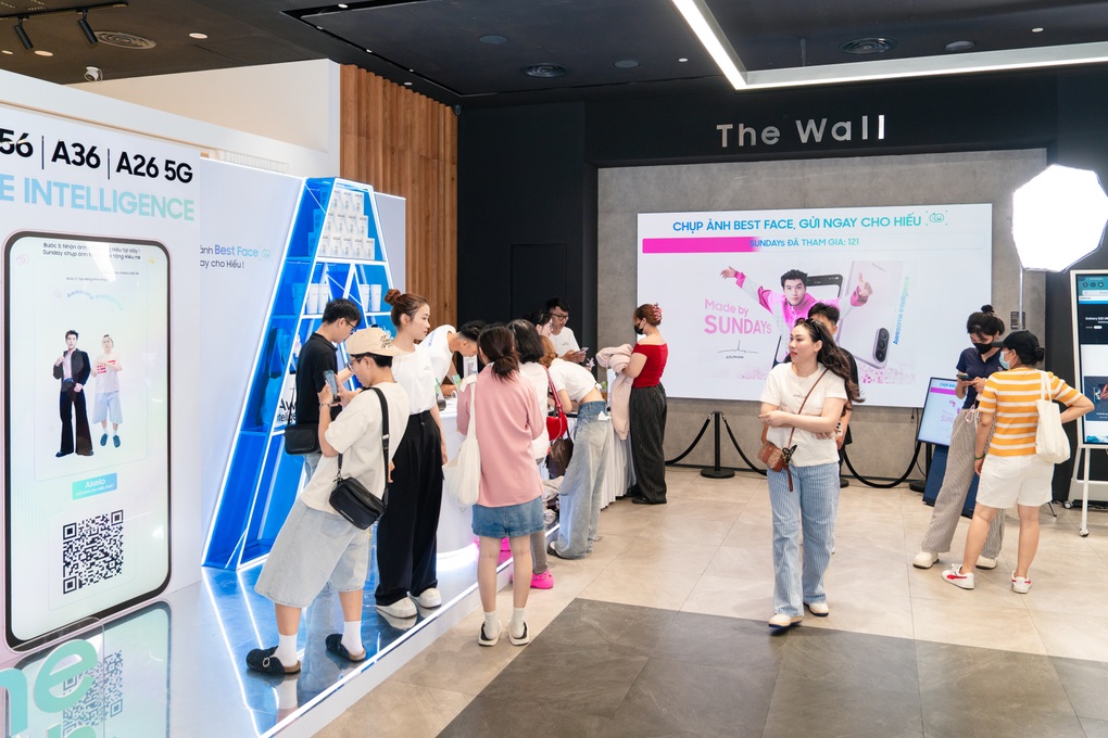 Les fans de HIEUTHUHAI recherchent des billets pour rencontrer leur idole et découvrir le nouveau Galaxy A56 5G rose - 1 Người hâm mộ HIEUTHUHAI săn vé gặp thần tượng và trải nghiệm Galaxy A56 5G hồng mới - 1