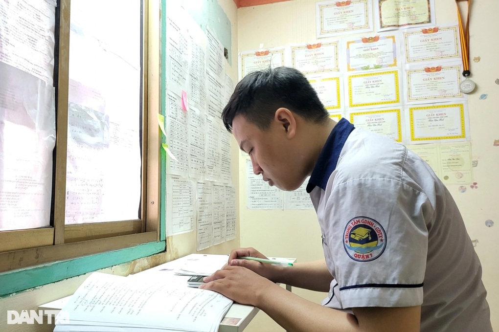 Nam sinh 23 tuổi chưa có căn cước công dân đã được vào đại học - 3 Nam sinh 23 tuổi chưa có căn cước công dân đã được vào đại học - 3