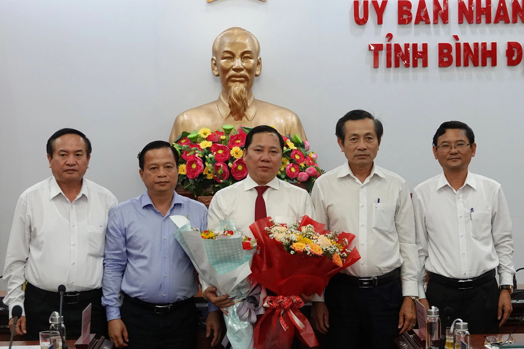 Ông Nguyễn Tuấn Thanh được ủy quyền phụ trách điều hành UBND tỉnh Bình Định - 3 Ông Nguyễn Tuấn Thanh được ủy quyền phụ trách điều hành UBND tỉnh Bình Định - 3