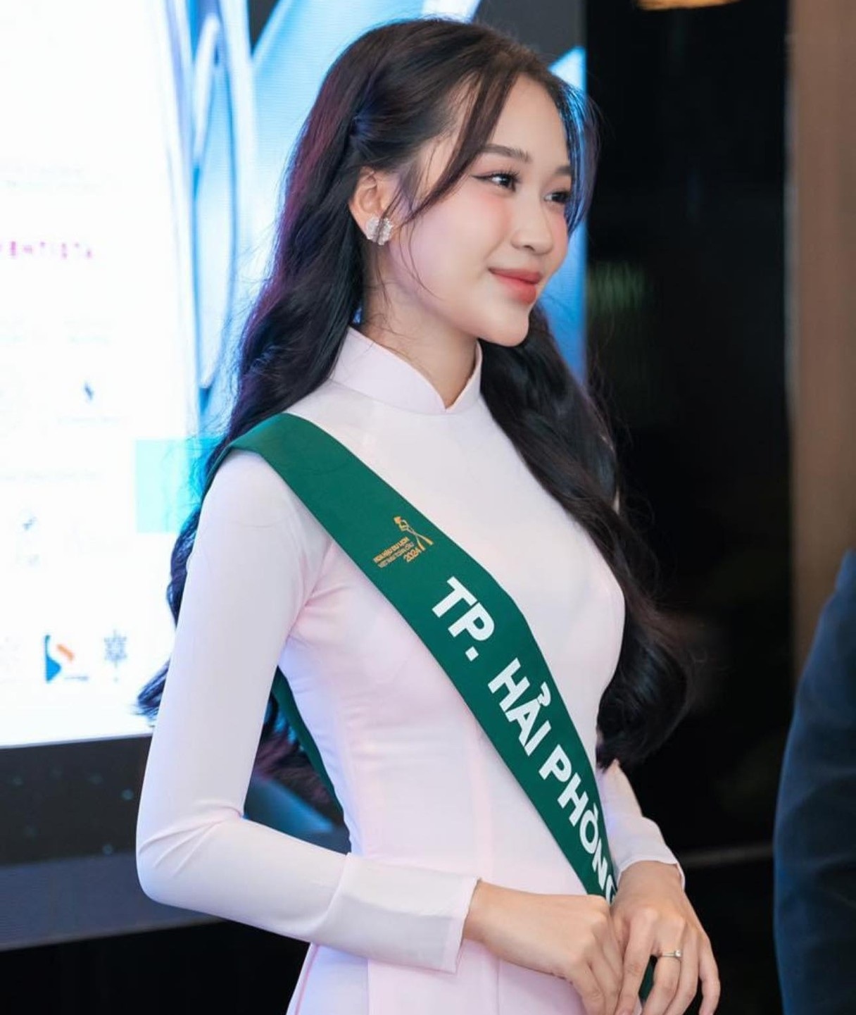 Trong 1 tuần, Việt Nam có thêm 2 hoa hậu tên Kỳ Duyên - 3 Trong 1 tuần, Việt Nam có thêm 2 hoa hậu tên Kỳ Duyên - 3