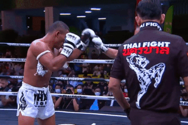 Hạ gục võ sĩ Campuchia, huyền thoại Saenchai giành chức vô địch ở tuổi 42