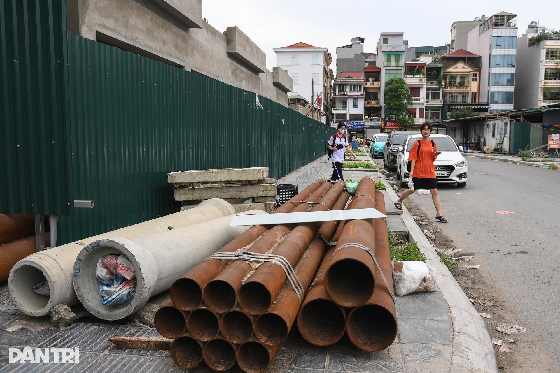 600m đường vào Đại học Hà Nội ngổn ngang vật liệu, dân than trời vì ô nhiễm - 5 600m đường vào Đại học Hà Nội ngổn ngang vật liệu, dân than trời vì ô nhiễm - 5