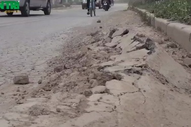 Đường mới đưa vào sử dụng đã xuống cấp
