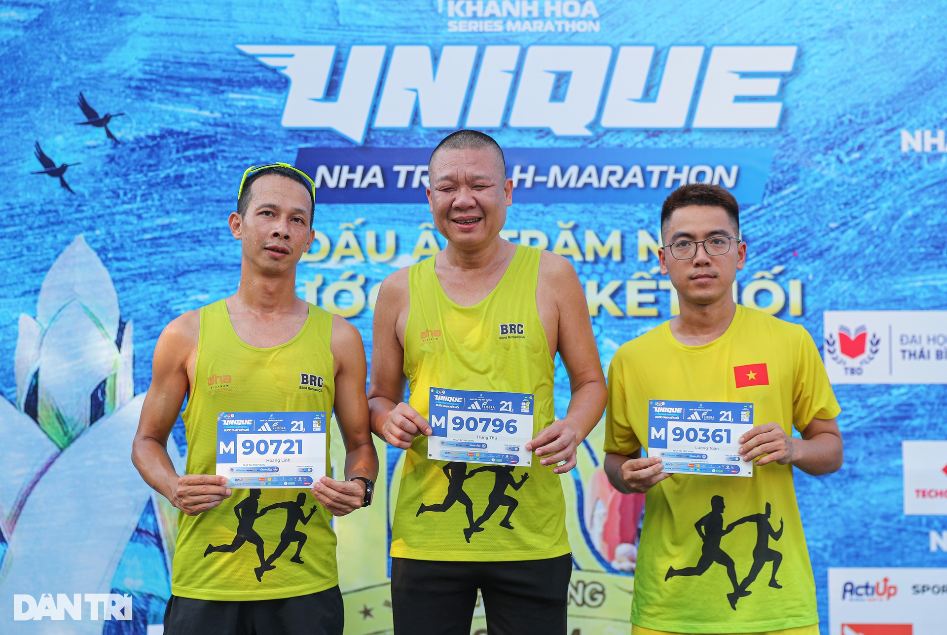 Hàng nghìn runner hào hứng nhận bib ở Unique Nha Trang H-Marathon - 15 Hàng nghìn runner hào hứng nhận bib ở Unique Nha Trang H-Marathon - 15