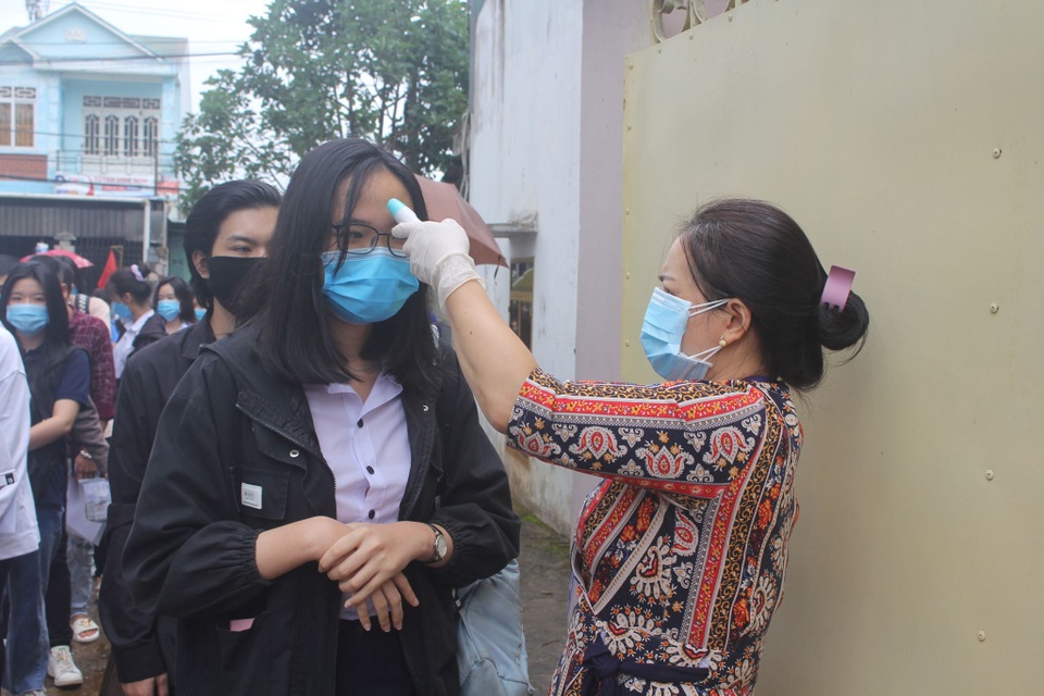 Nhiều thí sinh phố núi gặp “sự cố” trong kỳ thi tốt nghiệp THPT - 1 Nhiều thí sinh phố núi gặp “sự cố” trong kỳ thi tốt nghiệp THPT - 1