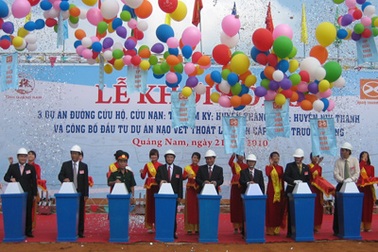 Khởi công 3 dự án đường cứu hộ, cứu nạn ven biển