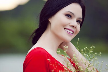 Vẻ đẹp đầy nữ tính của “sao mai” Thụy Miên