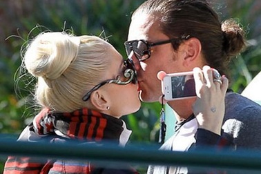 Cặp đôi đẹp nhất Hollywood bất ngờ chia tay