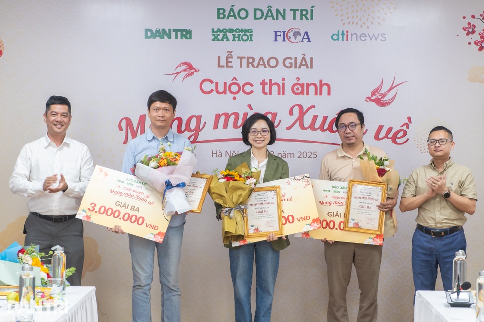 Báo Dân trí trao giải cuộc thi ảnh Mang mùa xuân về 2025 - 7
