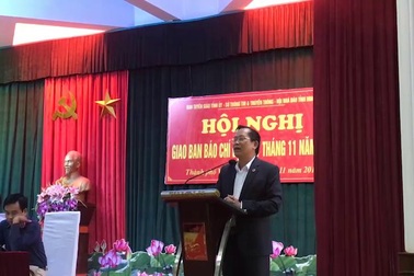 Trưởng ban Tuyên giáo Thành ủy Vinh trả lời về việc cho thuê vỉa hè.