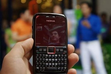 Cước di động giảm, ai hưởng lợi?