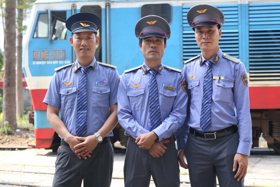 Bác tài hỏa xa và những chuyến tàu Tết xuyên thời gian - 6