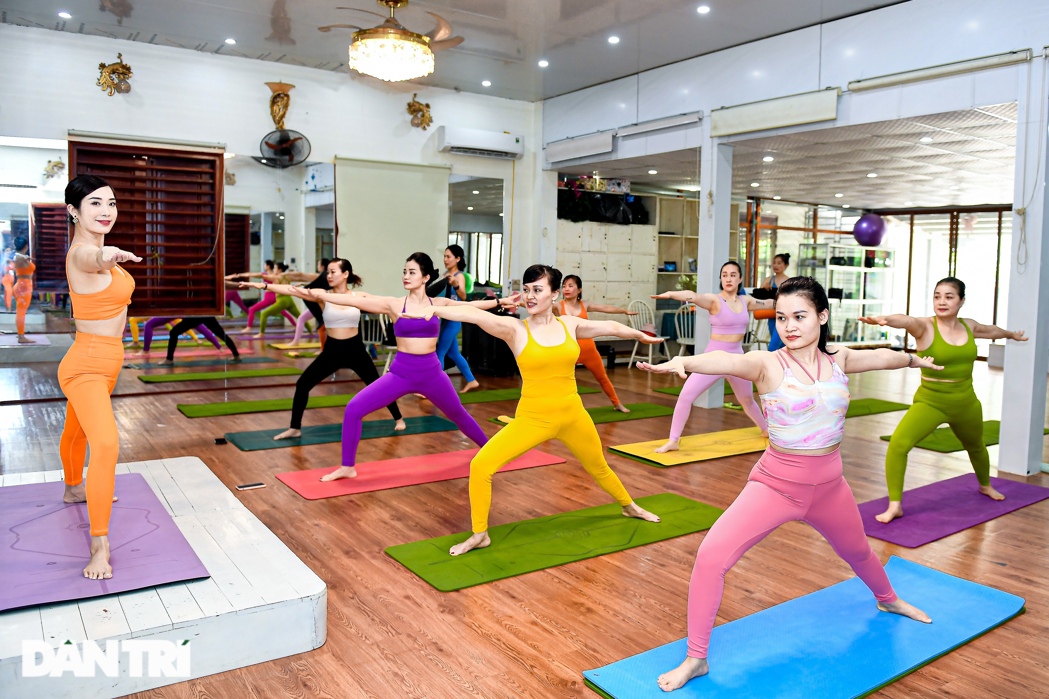 Bà mẹ 3 con Hà Nội và hành trình bất ngờ trở thành nữ hoàng yoga ở tuổi U40 - 3 Bà mẹ 3 con Hà Nội và hành trình bất ngờ trở thành nữ hoàng yoga ở tuổi U40 - 3
