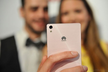 Huawei đang “gặm nhấm” bữa trưa hạng sang của Samsung?