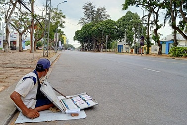 Thủ phủ miền Tây "vắng như chùa Bà Đanh"