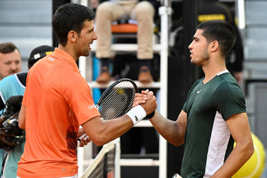"Carlos Alcaraz ấn tượng hơn Djokovic về lối chơi"
