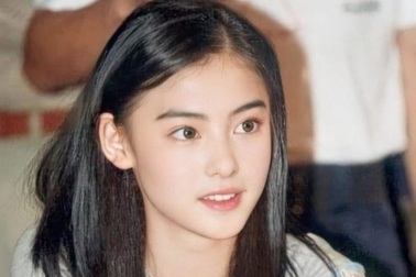 Vẻ đẹp được gọi là “quốc sắc thiên hương” ở tuổi đôi mươi của Trương Bá Chi