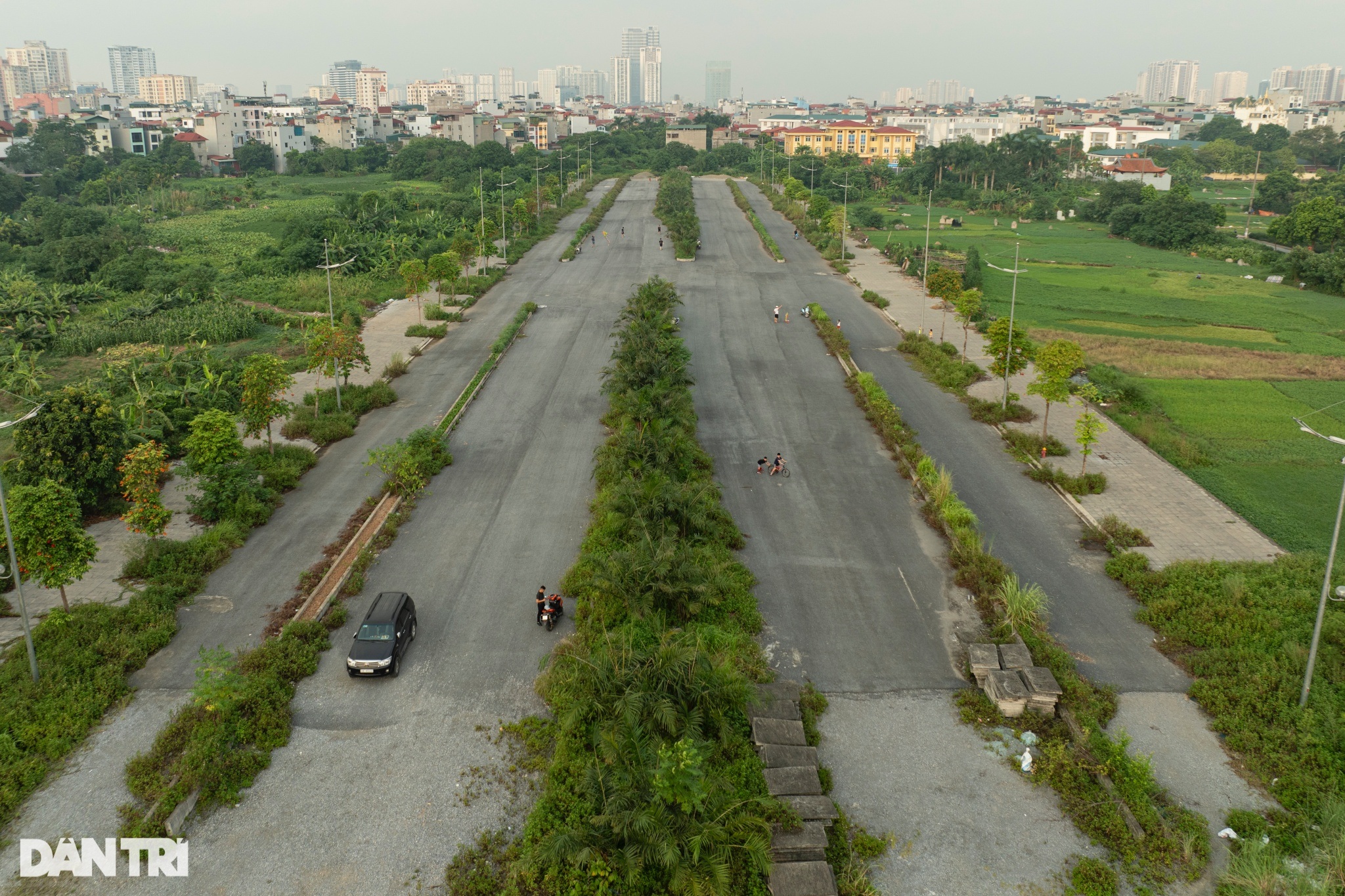 View - Đường 1.500 tỷ đồng ở Hà Nội thi công "nhảy cóc", chậm tiến độ hơn 3 năm | Báo Dân trí