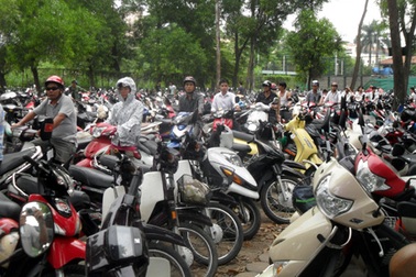 “Chặt chém” vô tội vạ giá vé gửi xe dịp Trung thu