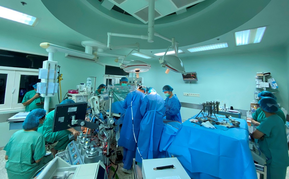 Hành trình ghép tim xuyên Việt đặc biệt của Bệnh viện Trung ương Huế - 2 Hành trình ghép tim xuyên Việt đặc biệt của Bệnh viện Trung ương Huế - 2