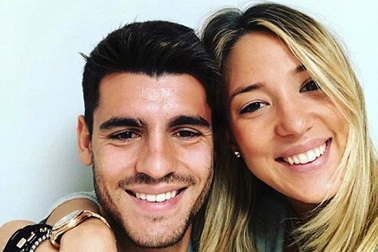 Bà xã xinh đẹp là nguồn sức mạnh giúp Morata “nổ súng” trở lại?