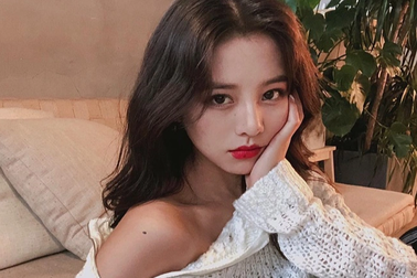 Nữ sinh sư phạm mặt đầy nốt ruồi phá vỡ chuẩn đẹp truyền thống