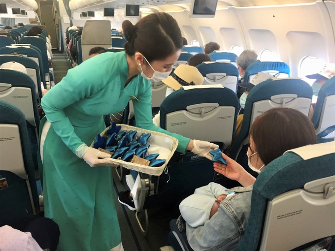 Vietnam Airlines khai thác thêm 9 đường bay đến Phú Quốc, chia sẻ thông điệp bảo vệ sao biển - Ảnh 2. Vietnam Airlines khai thác thêm 9 đường bay đến Phú Quốc, chia sẻ thông điệp bảo vệ sao biển - Ảnh 2.