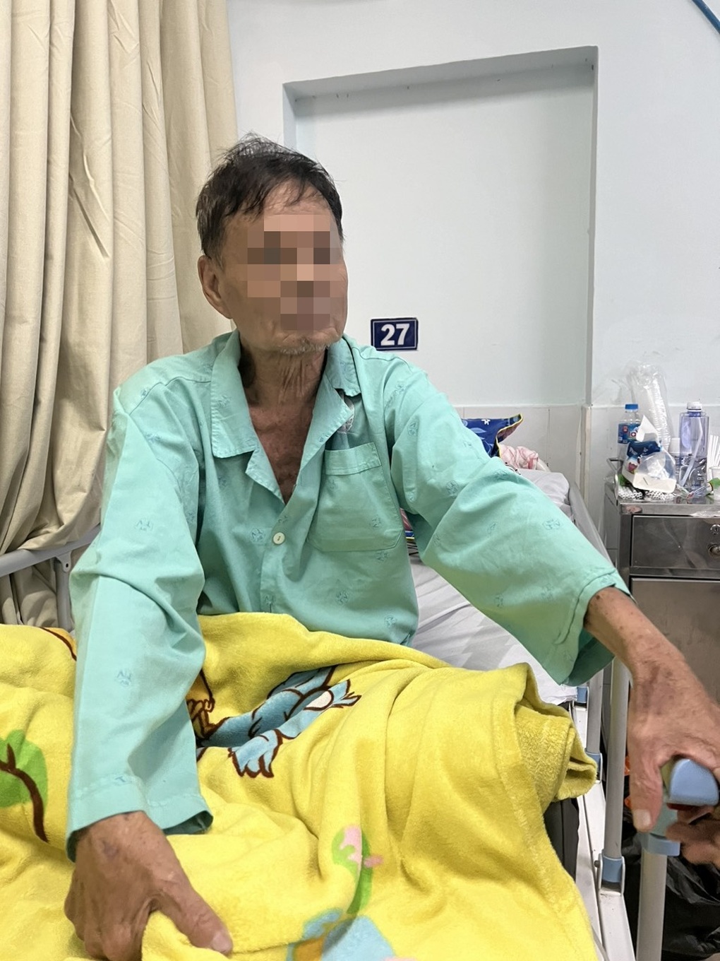 Đang xem ti vi, người đàn ông bỗng tím tái, 2 lần dùng thuốc hồi dương - 2 Đang xem ti vi, người đàn ông bỗng tím tái, 2 lần dùng thuốc hồi dương - 2