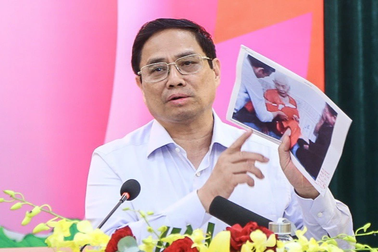 Thủ tướng: Nhiều gia đình mòn mỏi tìm người thân qua tờ giấy báo tử bạc màu