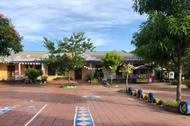 Nhảy tường rào trốn khỏi khu cách ly, mua bao thuốc lá tốn 7,5 triệu đồng