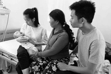 Bé trai 4 tháng tuổi bị dị tật không lá lách, tim bẩm sinh đã "về với mây trời"