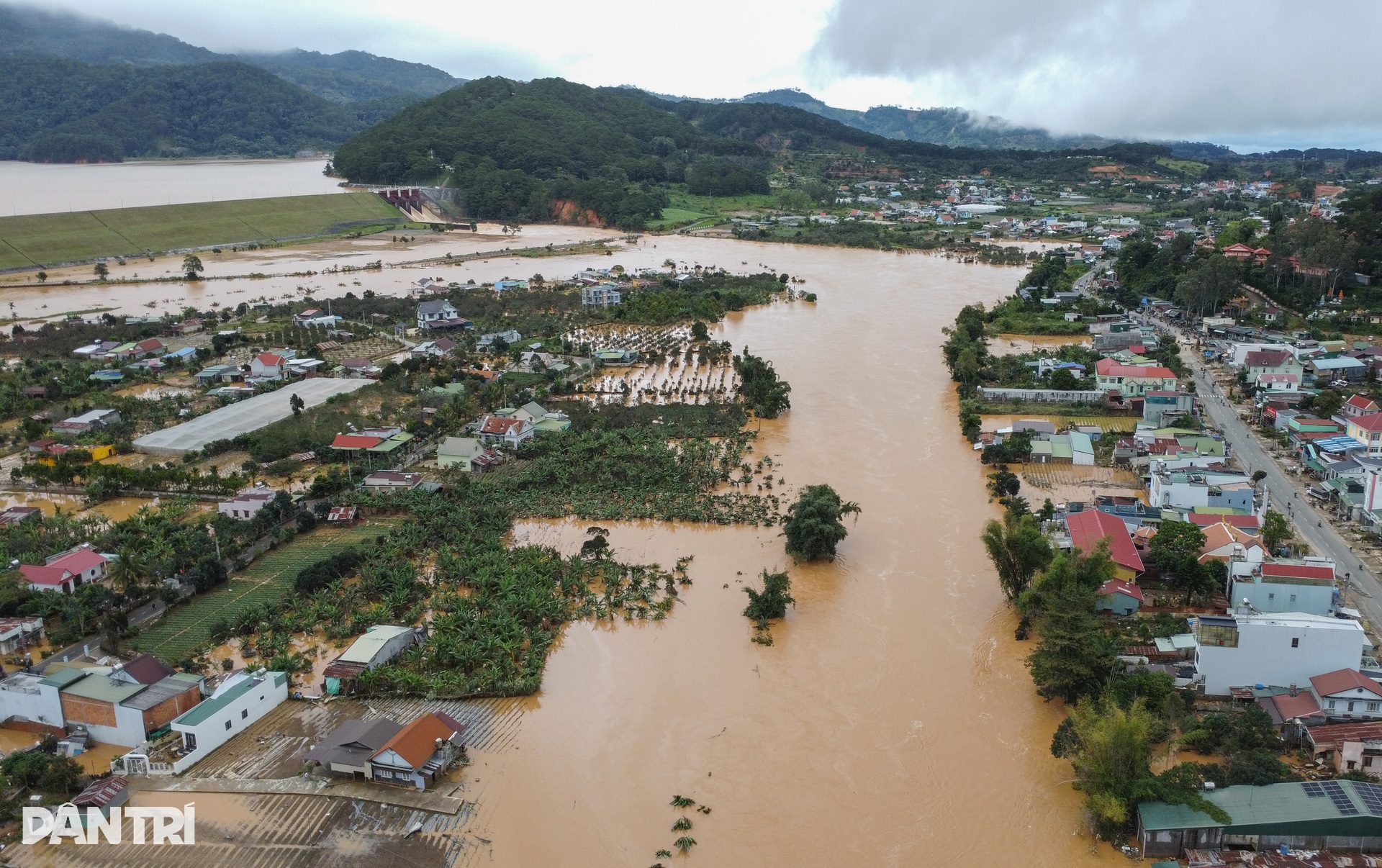Một đêm lũ dữ, nhiều gia đình ở Lâm Đồng trắng tay - 13