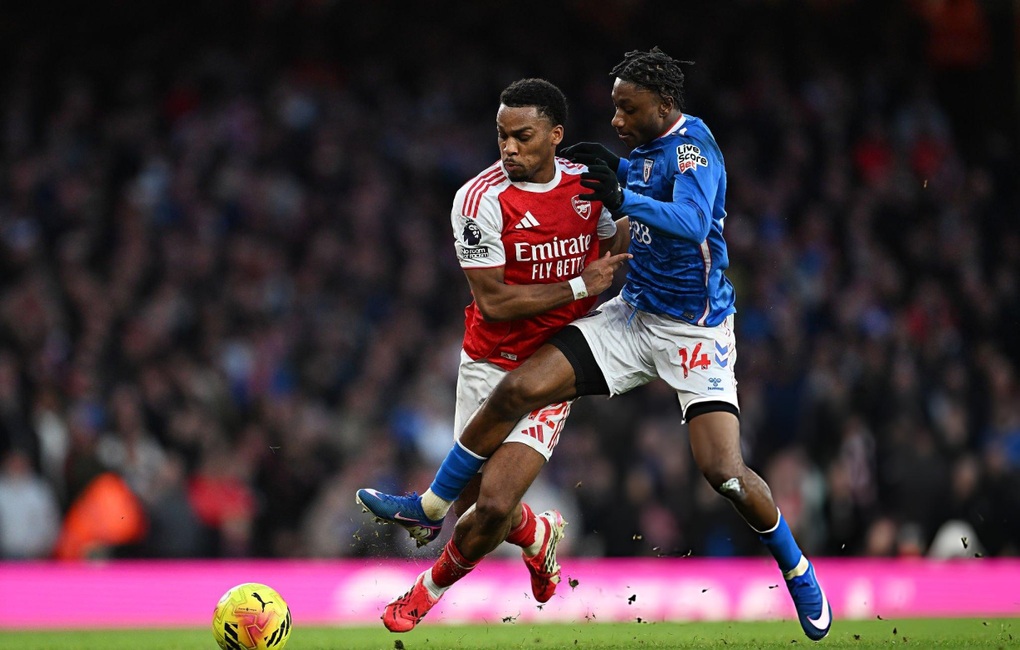 Arsenal thắng đậm Sunderland, tăng khoảng cách với Man City lên 9 điểm - 1