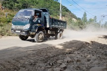 Thi công đường gây bụi mù mịt dịp giáp Tết